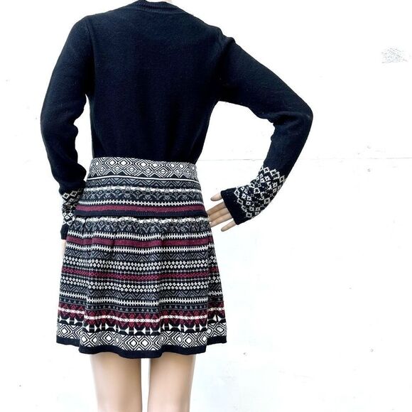 Vera Wang 2-Piece Sweater & Skirt Set S - Picture 5 of 10